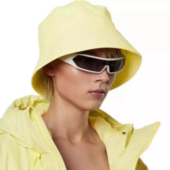 RAINS NEW! Waterproof Bucket Hat In Straw Yellow - Picture 1 of 6